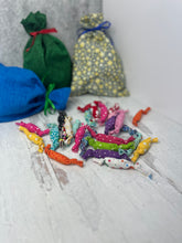 Load image into Gallery viewer, Catnip Toys Gift Set with Re-usable Fabric Bag