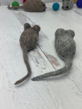 Load image into Gallery viewer, Cat Toy Felted Mouse with Catnip Pellets and Felted Balls "House Mouse Gift Set"