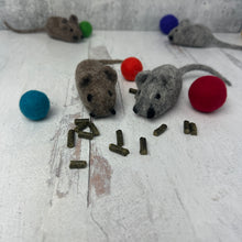 Load image into Gallery viewer, Cat Toy Felted Mouse with Catnip Pellets and Felted Balls "House Mouse Gift Set"