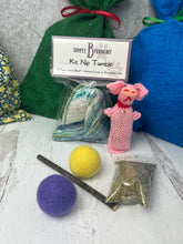 Load image into Gallery viewer, Catnip Toys Gift Set with Re-usable Fabric Bag
