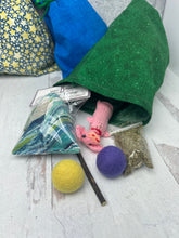 Load image into Gallery viewer, Catnip Toys Gift Set with Re-usable Fabric Bag
