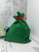 Load image into Gallery viewer, Catnip Toys Gift Set with Re-usable Fabric Bag
